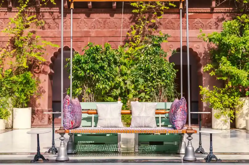 Garden courtyard at Kelovihotel Haven